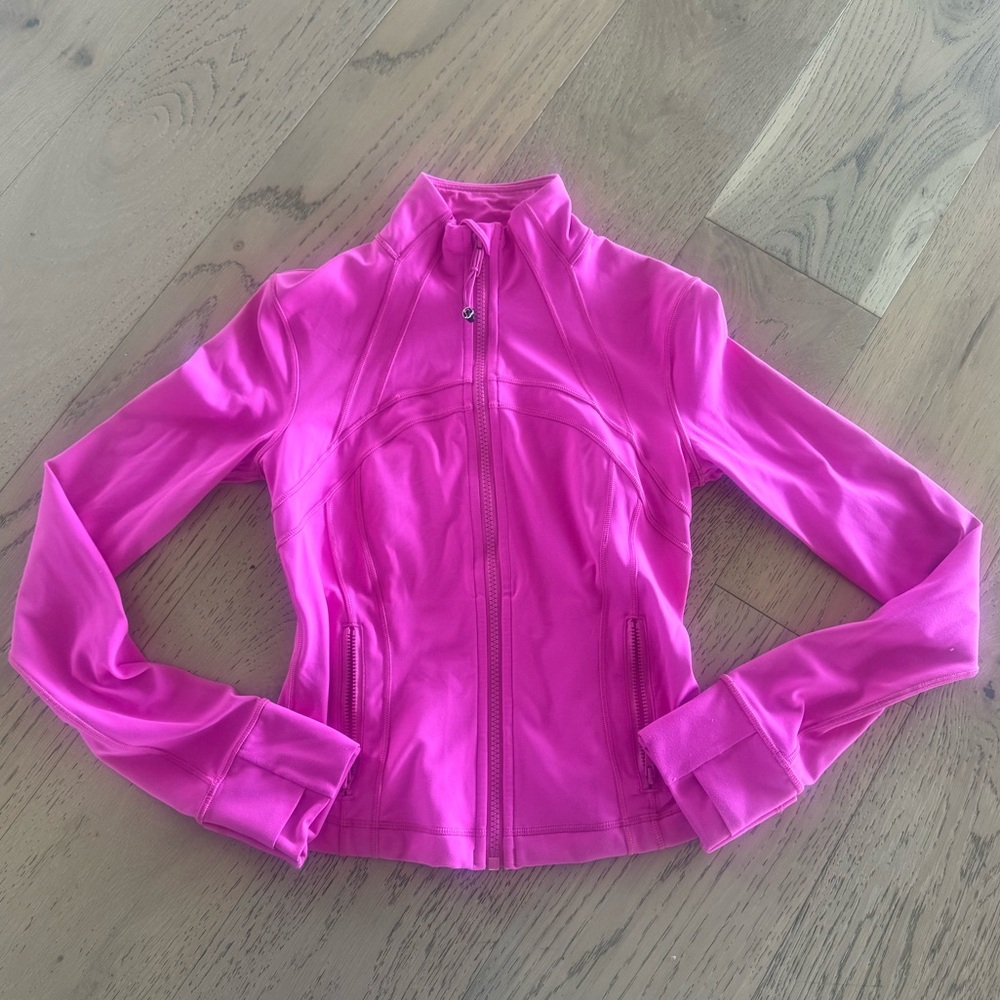 Lululemon Define Cropped Jacket in Pink! Size 4
